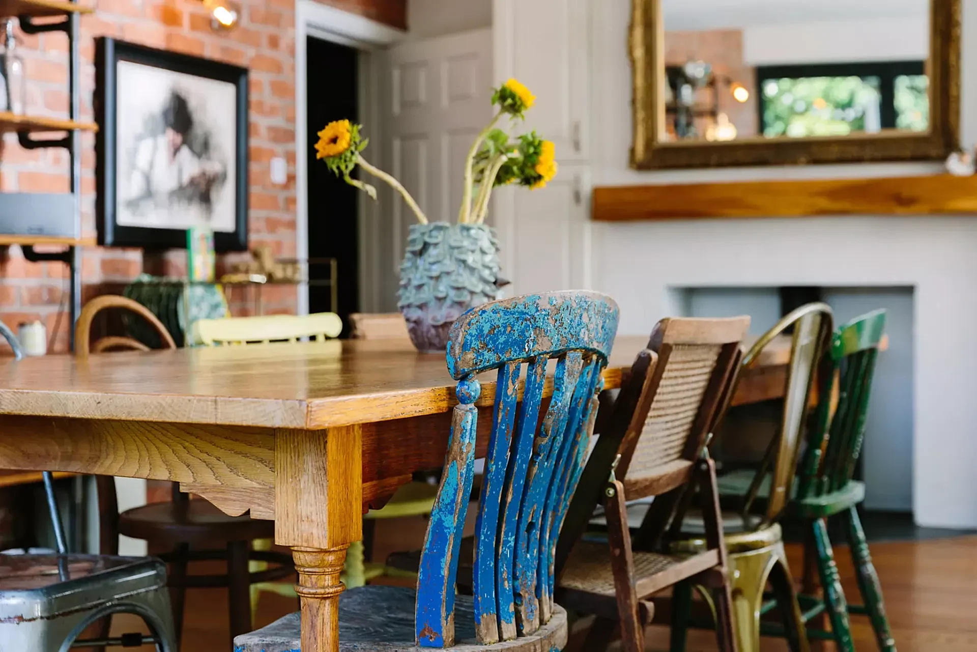 Non matching furniture in interior design