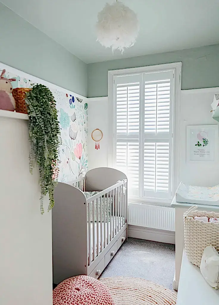 Three-quater wallpaper ideas