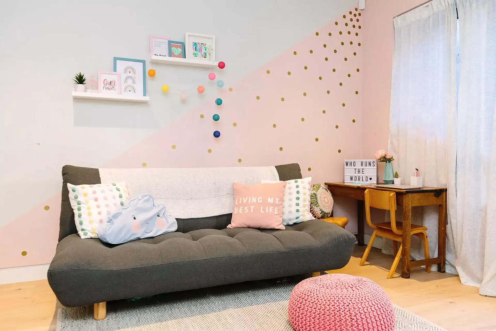 Diagonal wall paint design