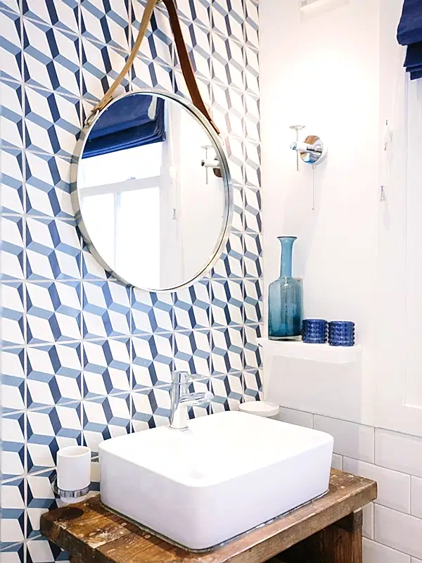 Wall paper inspiration for bathrooms | Online interior design ideas