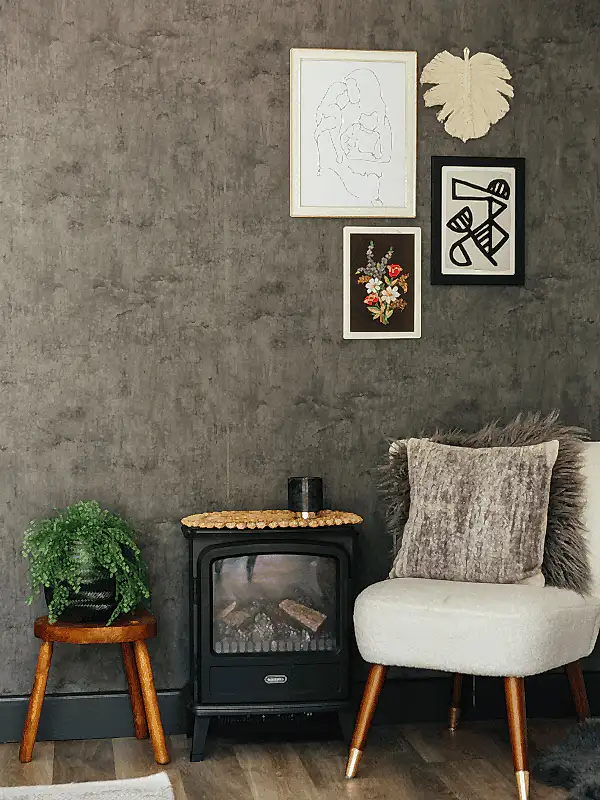 Dark painted skirting boards in living room