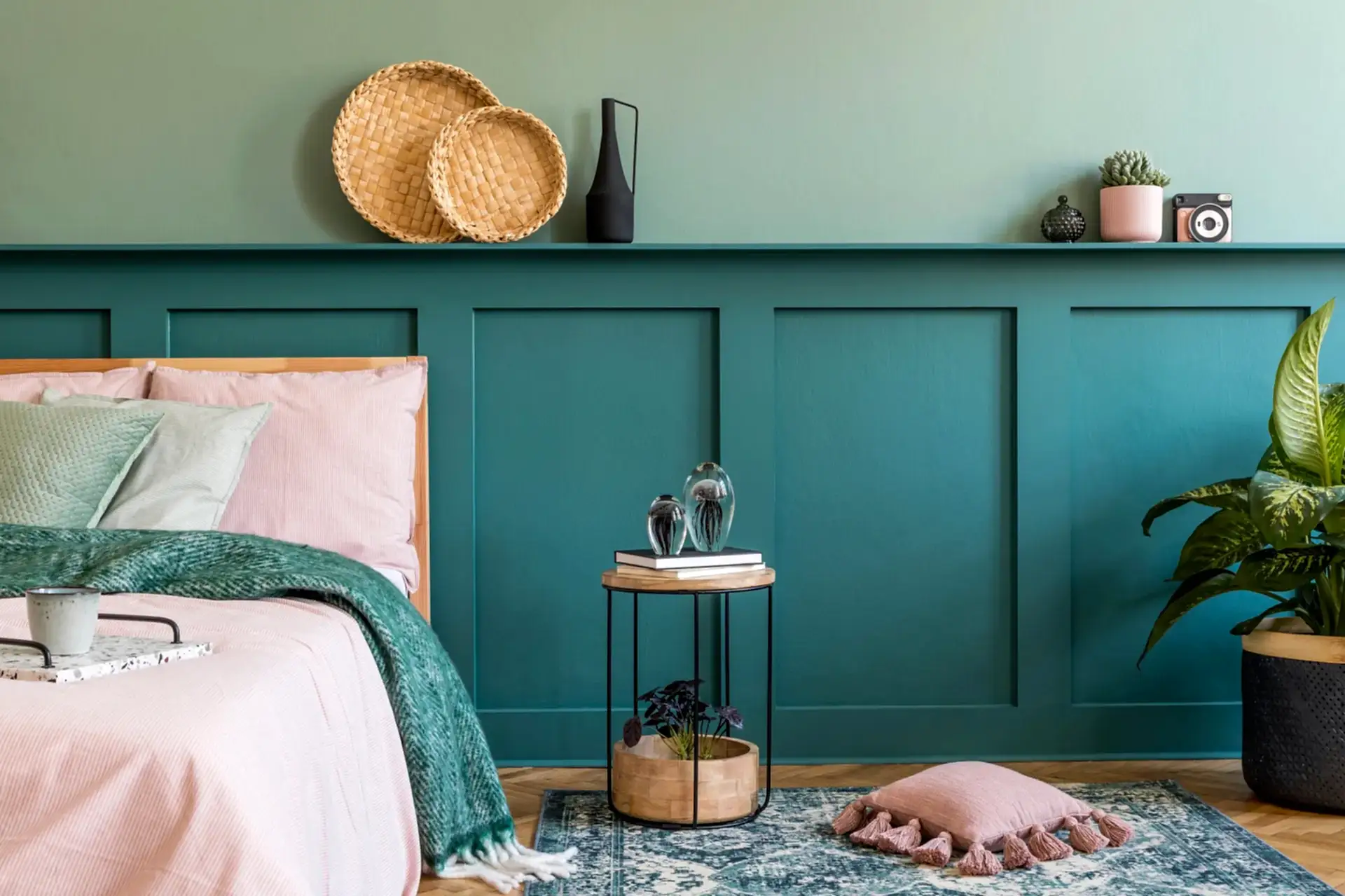 Dual toned bedroom walls 